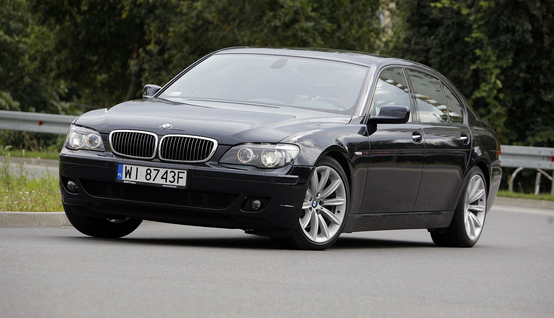 Używane BMW serii 7 (E65; 2001-2008) - opinie, dane techniczne, usterki