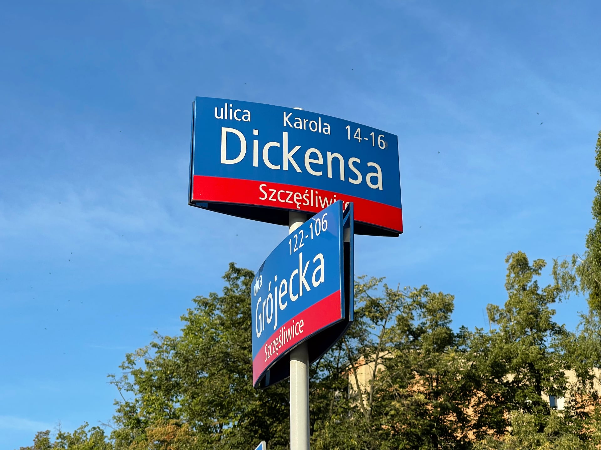Grojecka rog Dickensa Warszawa