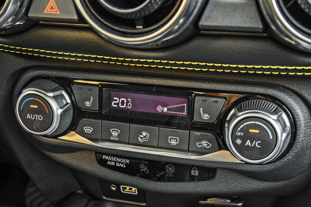Nissan Juke - klimatyzacja automatyczna