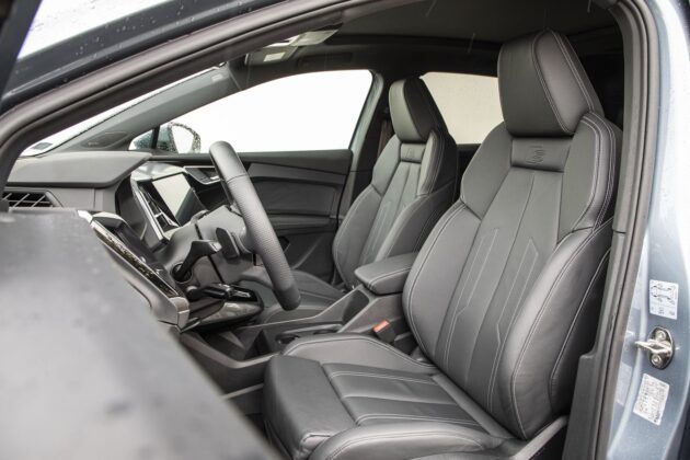Audi Q4 e-tron test 2021 - przednie fotele