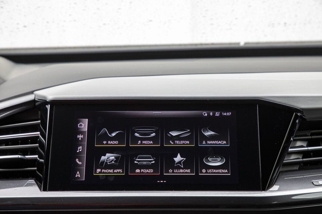 Audi Q4 e-tron test 2021 - system operacyjny