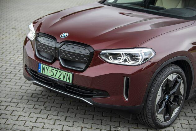 BMW iX3 - test (2021) - osłonięty grill