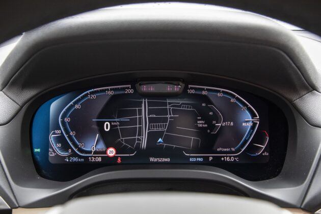 BMW iX3 - test (2021) - cyfrowe wskaźniki