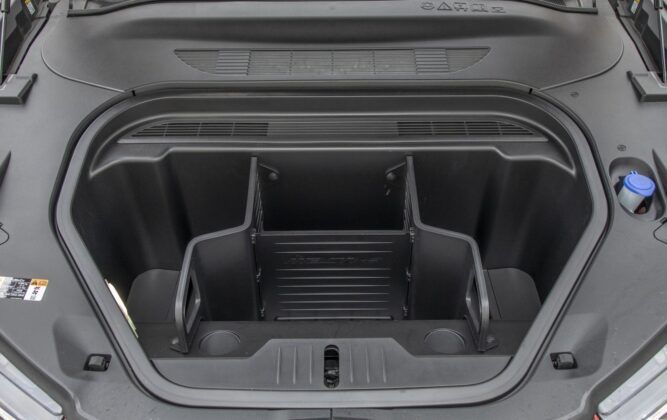 Ford Mustang Mach-E RWD 98 kWh - test (2021) - przedni bagażnik (81 l)