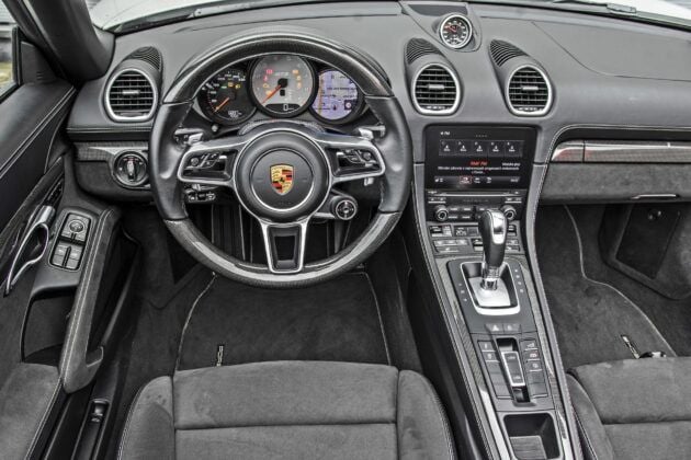 Porsche 718 Boxster - deska rozdzielcza