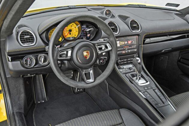 Porsche 718 Cayman - deska rozdzielcza