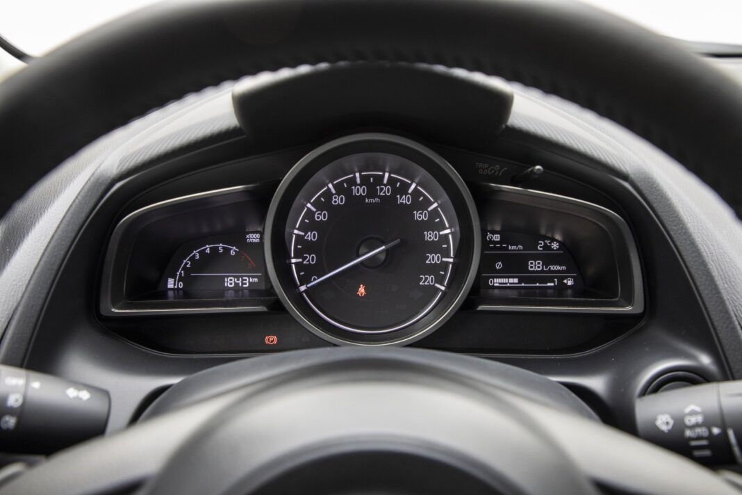 Mazda CX-3 (2021) - test - wskaźniki, zegary
