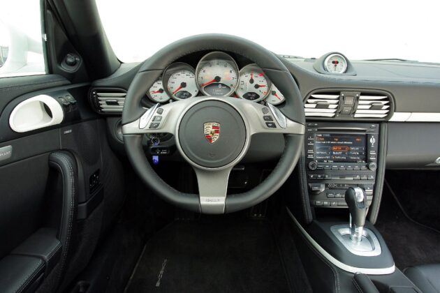 Porsche 911 (997) deska rozdzielcza 3