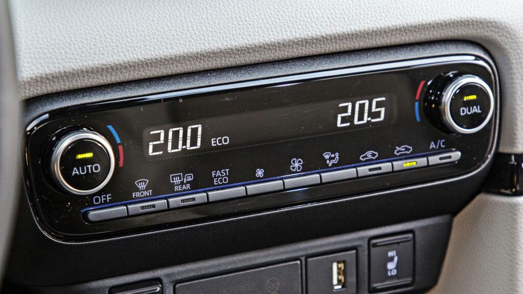Toyota Yaris - klimatyzacja automatyczna
