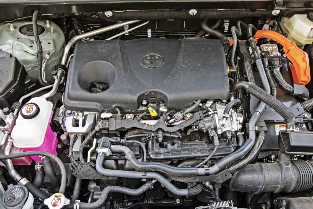 Toyota RAV4 - silnik