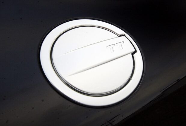Audi TT 8J wlew paliwa