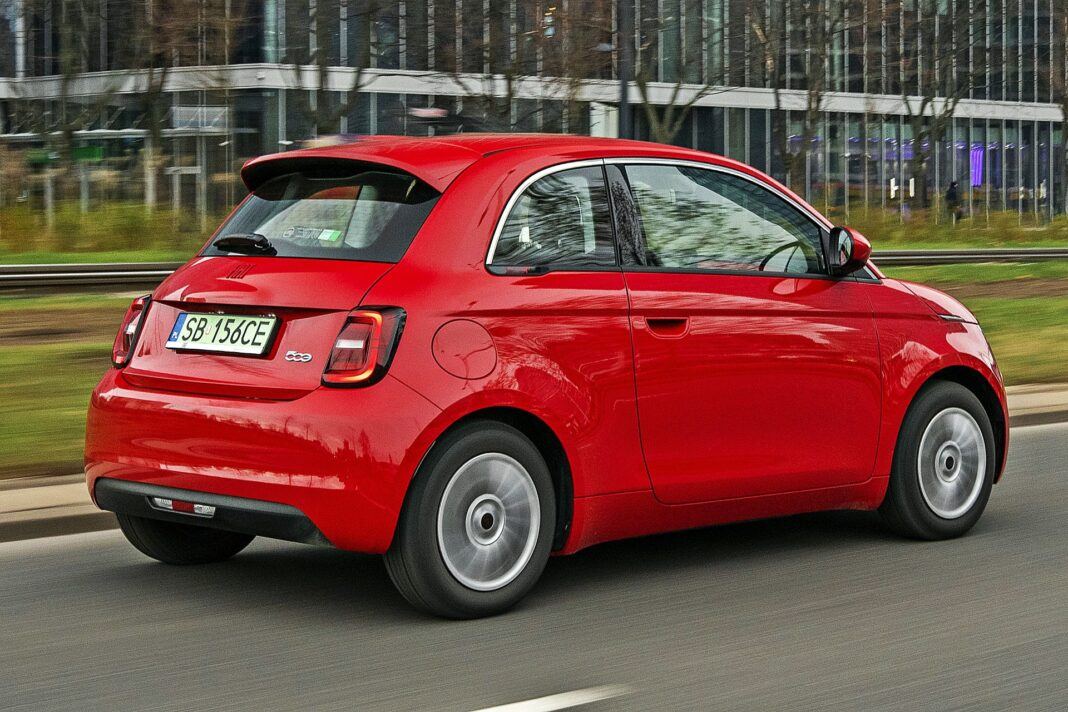 Fiat 500e RED - tył