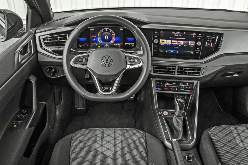 VW Taigo - deska rozdzielcza