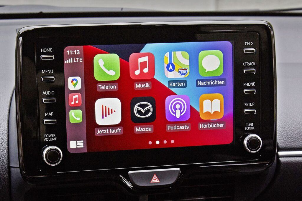 Mazda 2 Hybrid - Apple CarPlay