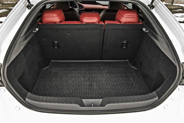 Mazda 3 Hatchback - bagażnik