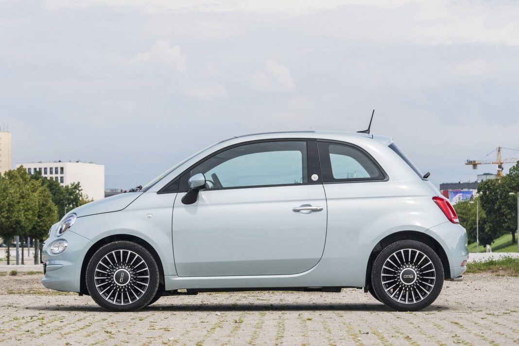 Fiat 500 Hybrid (2022) - bok