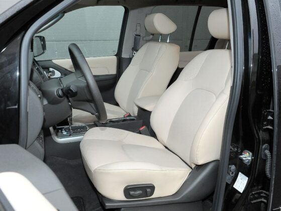 Nissan Pathfinder III fotel kierowcy