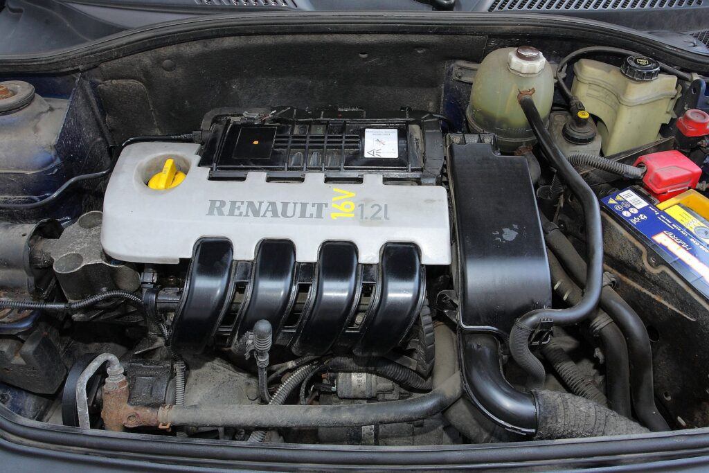 Renault Clio II silnik