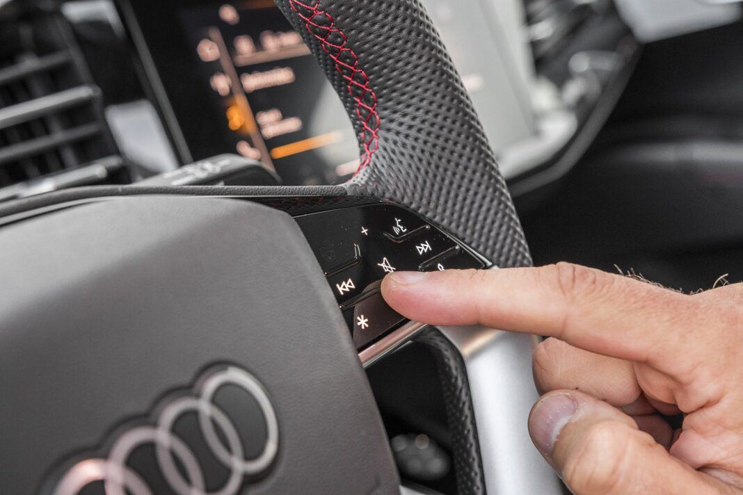 Audi Q4 e-tron 40 - przyciski