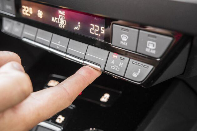 Audi Q4 e-tron 40 - obsługa klimatyzacji
