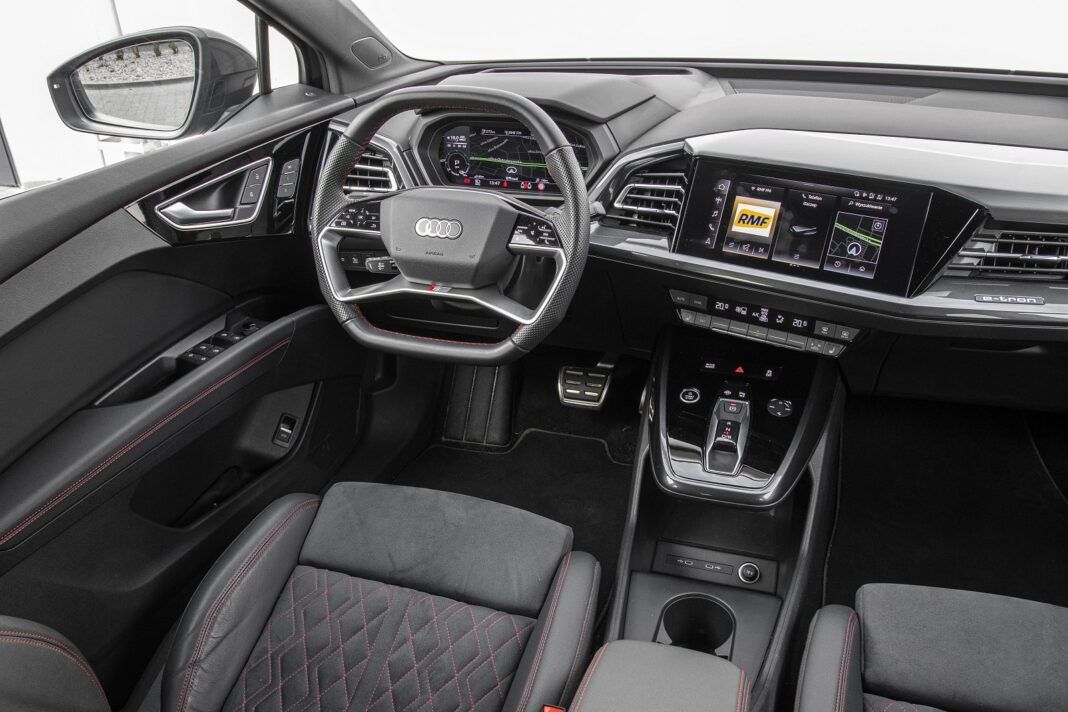 Audi Q4 e-tron 40 - test - deska rozdzielcza