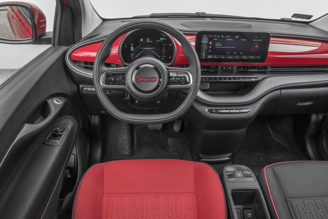Fiat 500 (2022) - test - kokpit / deska rozdzielcza
