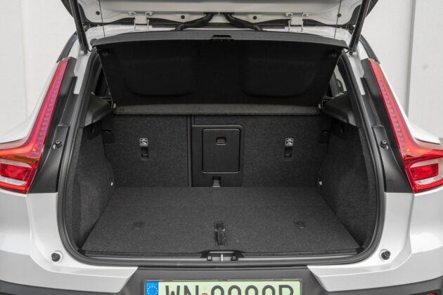 Volvo XC40 Recharge Single motor (2022) - test - bagażnik