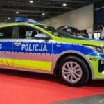 Nowe malowanie samochodów polskiej policji. Radiowozy będą teraz lepiej widoczne