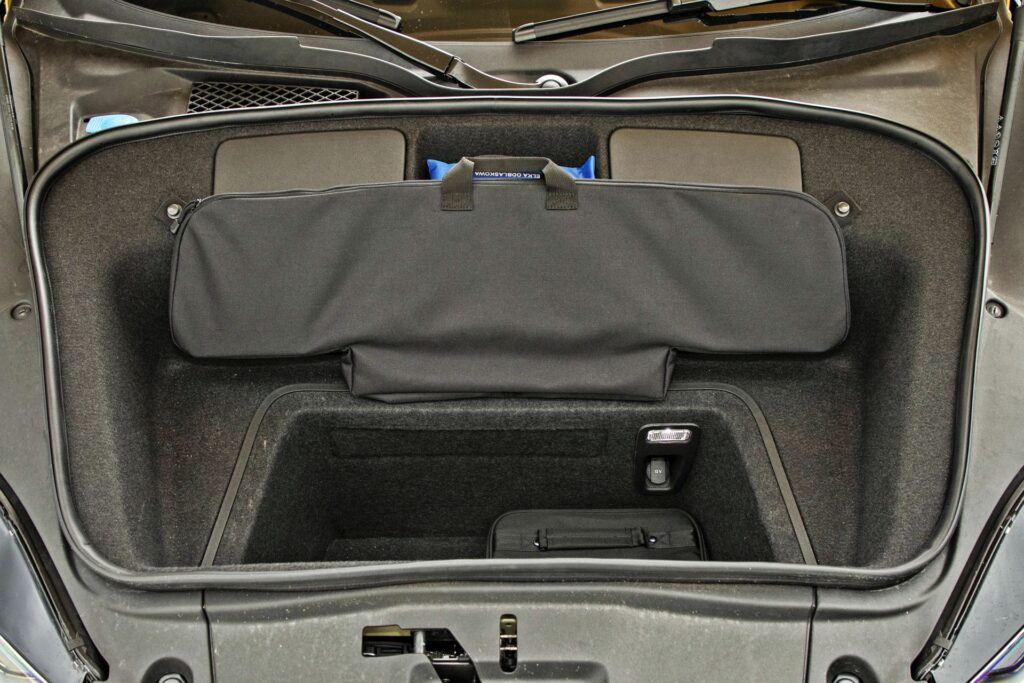 Audi R8 Spyder - bagażnik