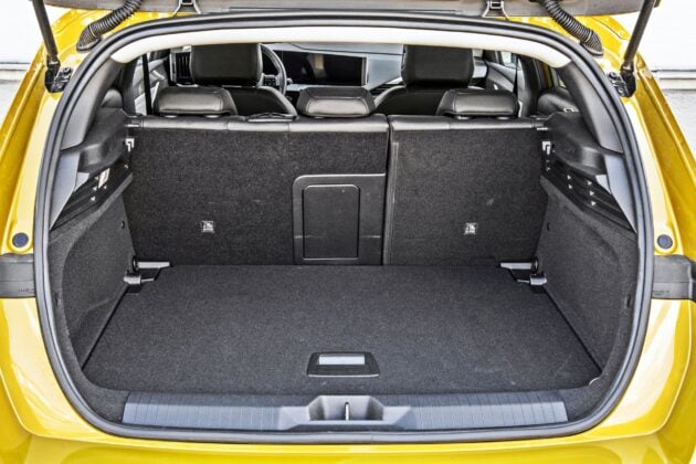 Opel Astra - bagażnik