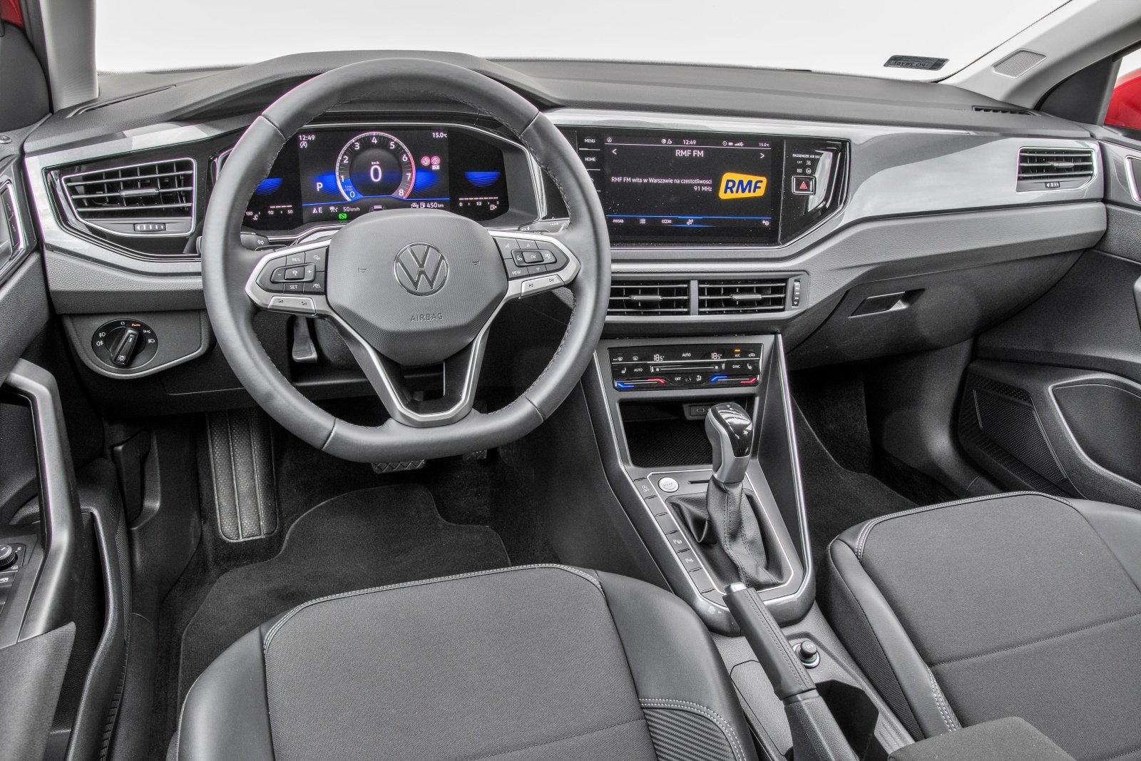 Volkswagen Taigo - deska rozdzielcza