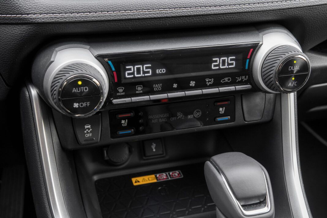 Toyota RAV4 - klimatyzacja
