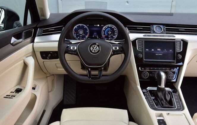 Volkswagen Passat B8 deska rozdzielcza