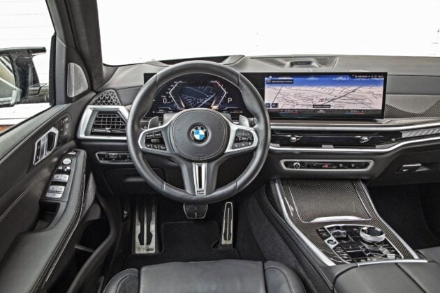 BMW X7 - deska rozdzielcza
