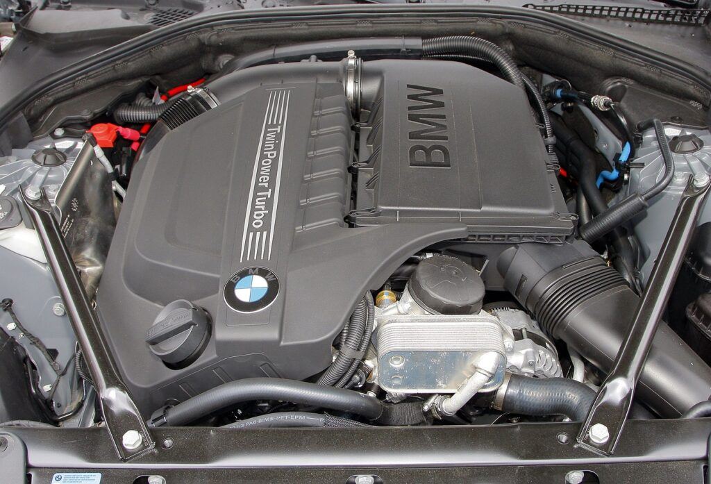 BMW 535i F10 3.0T R6 306KM 8AT WI3310M 10-2010