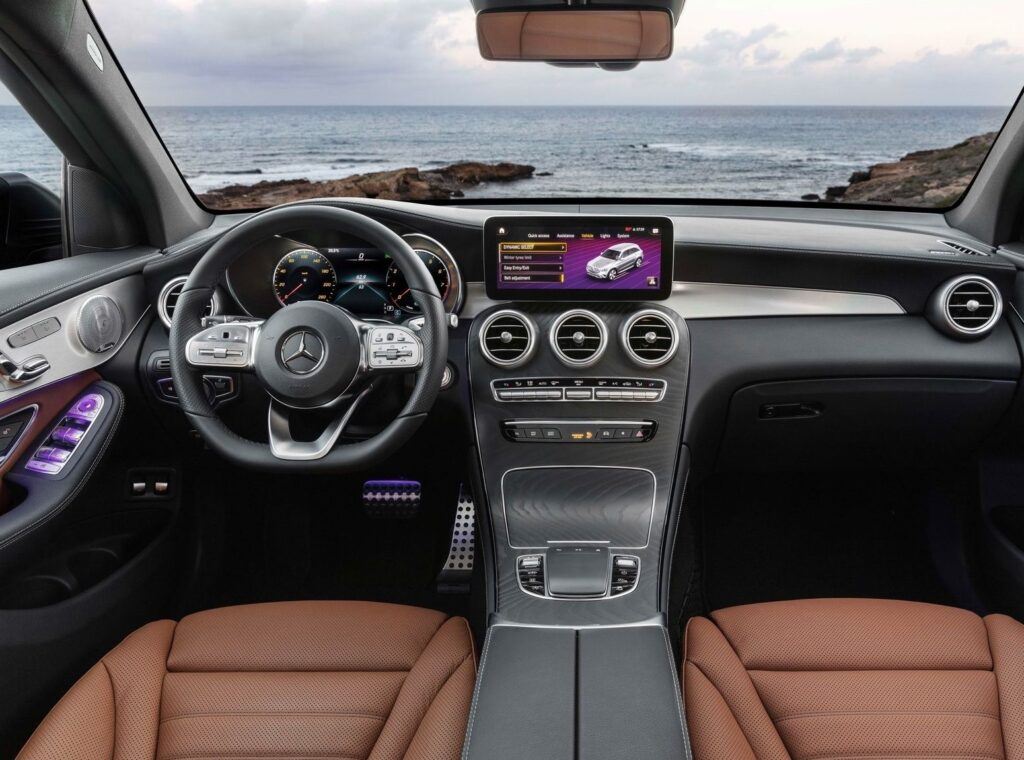Mercedes GLC - wnętrze