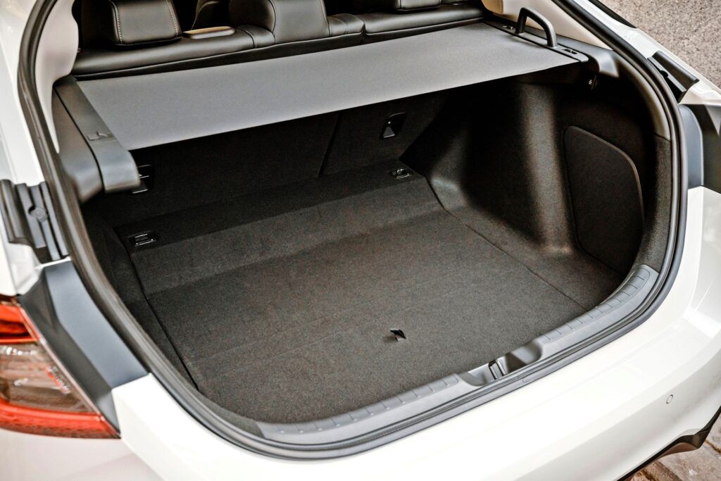 Honda Civic e:HEV - bagażnik