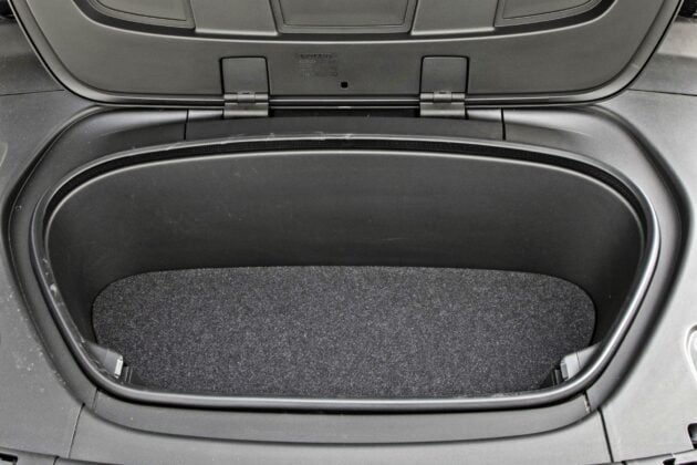 Volvo C40 Recharge - przedni bagażnik