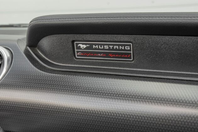 Ford Mustang CS - plakietka