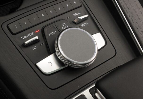 Audi A4 B9 - panel sterowania