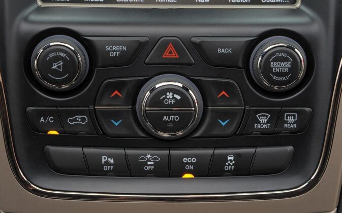 Jeep Grand Cherokee WK2 - panel klimatyzacji