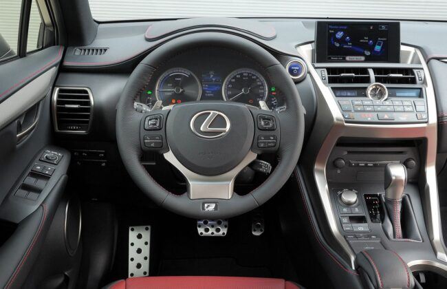 Lexus NX I - deska rozdzielcza