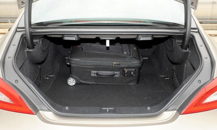 Mercedes CLS C218 - bagażnik