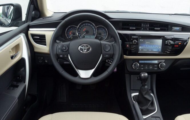 Toyota Corolla XI - deska rozdzielcza