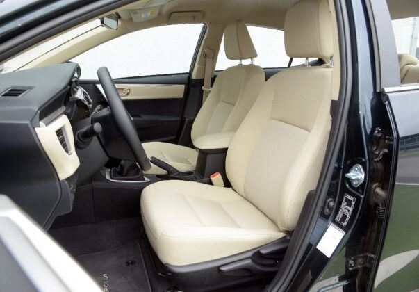 Toyota Corolla XI - fotel kierowcy