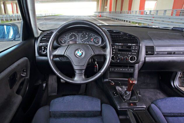 BMW serii 3 E36 - deska rozdzielcza