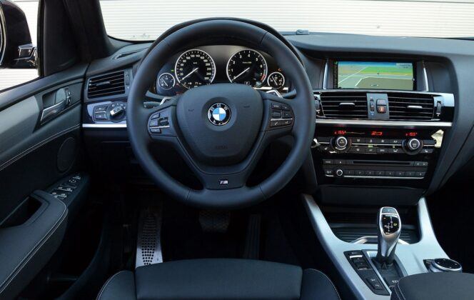 BMW X4 F26 - deska rozdzielcza