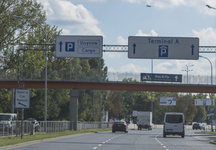 Parking lotnisko Warszawa - gdzie zaparkowac auto dobrze i tanio
