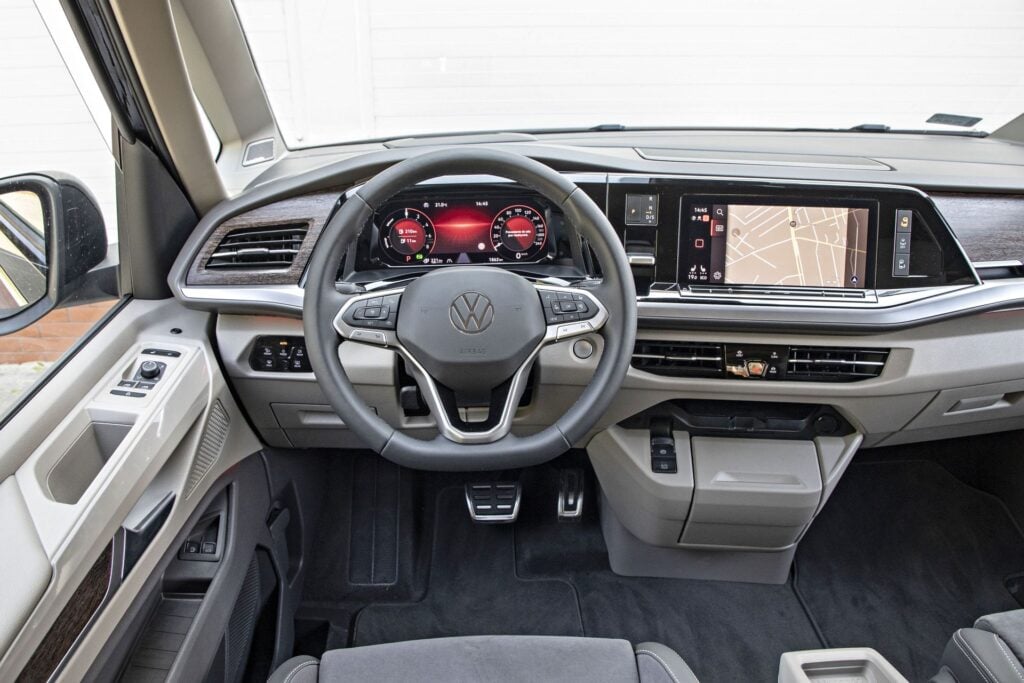 VW Multivan - deska rozdzielcza