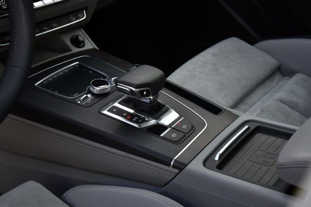 Audi Q5 II - konsola środkowa